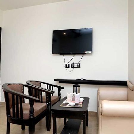 Hotel Vinayak Lifestyle Hotels ラクナウ エクステリア 写真