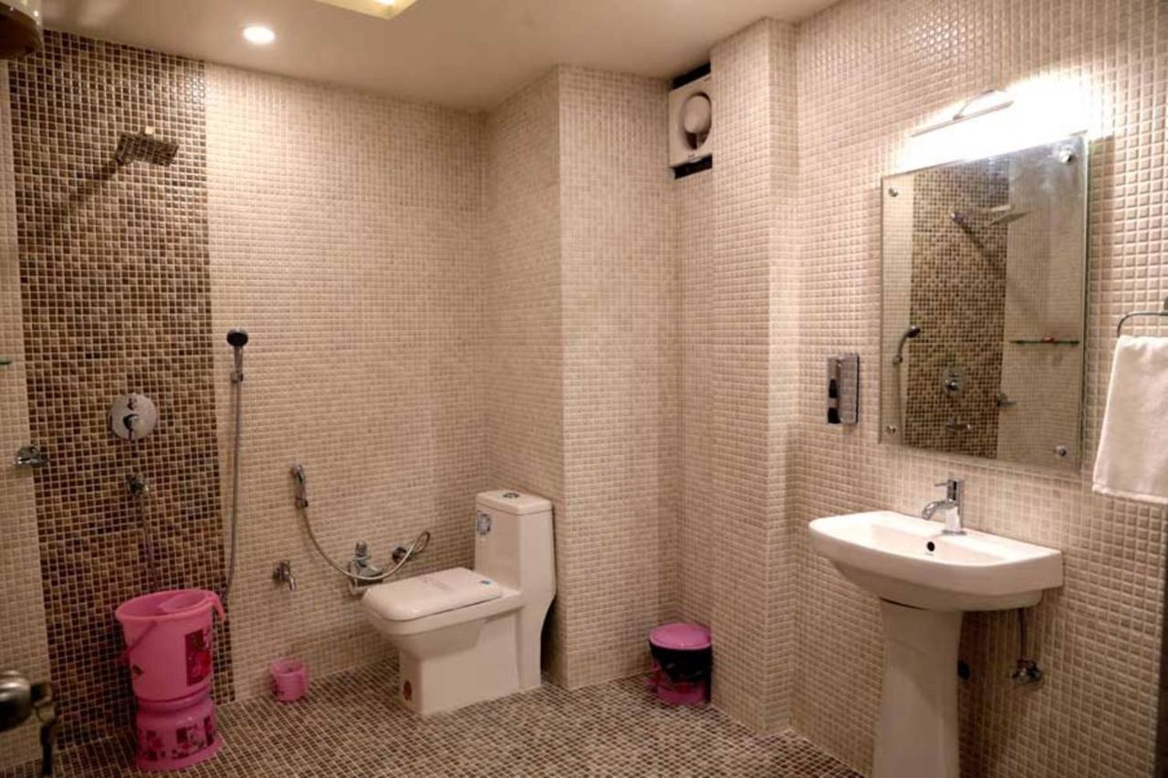 Hotel Vinayak Lifestyle Hotels ラクナウ エクステリア 写真