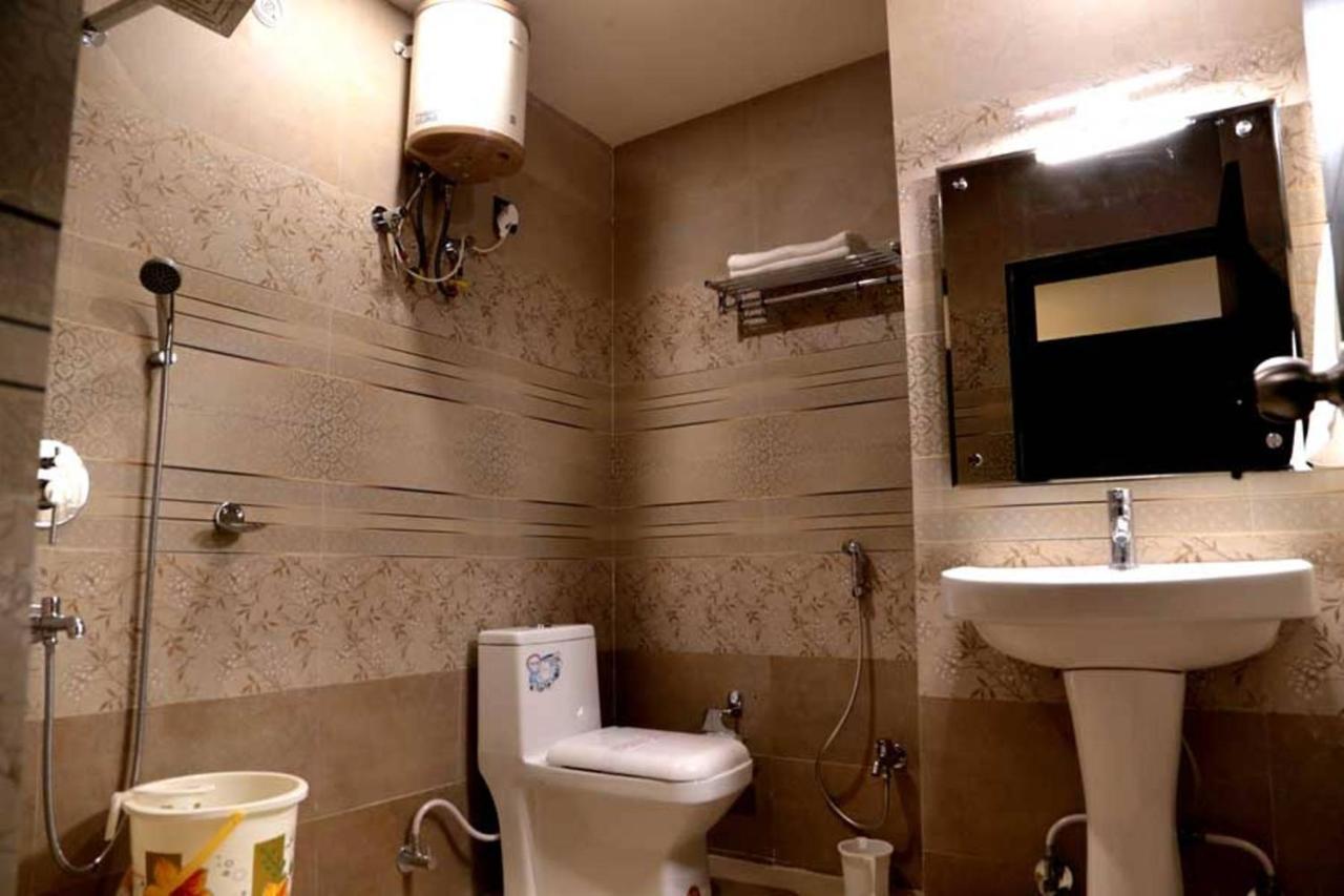 Hotel Vinayak Lifestyle Hotels ラクナウ エクステリア 写真