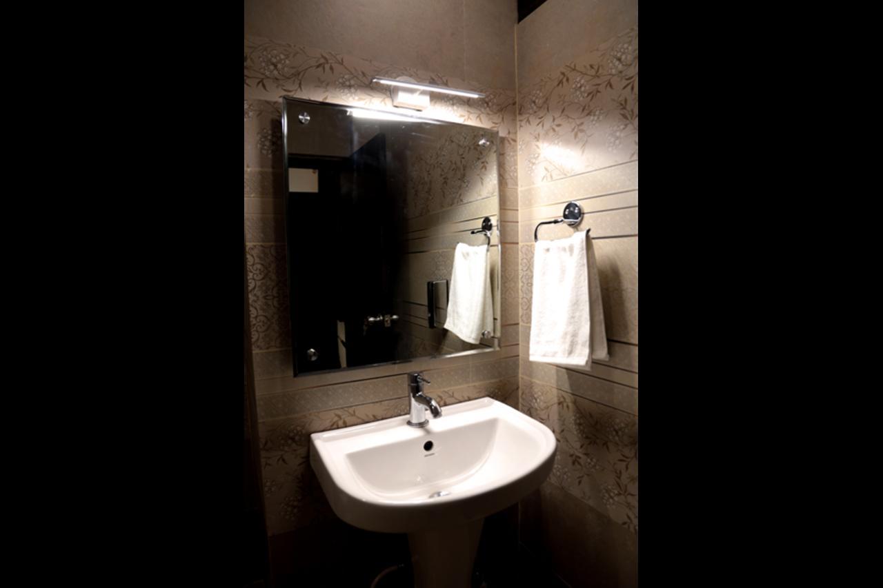 Hotel Vinayak Lifestyle Hotels ラクナウ エクステリア 写真